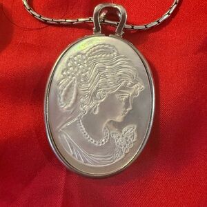 Vintage Sterling Silver and Mother of Pearl Cameo Pendant Necklace